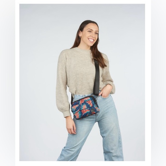 NWT IHKWIP luxury nylon convertible crossbody bag - Picture 14 of 14